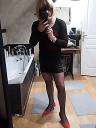 Sexy lady showcases her breasts - 5 images