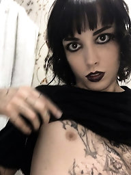 Lascivious tranny trollops like the taste of cum