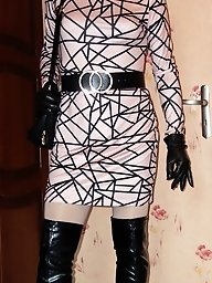 Unimaginable girls are posing naked for money it s unbelievable